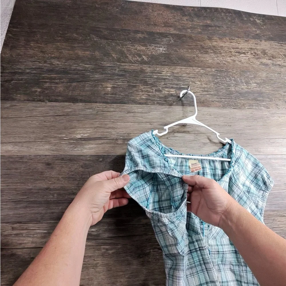 Faded Glory Blue and Green Plaid Blouse - Picture 5 of 9